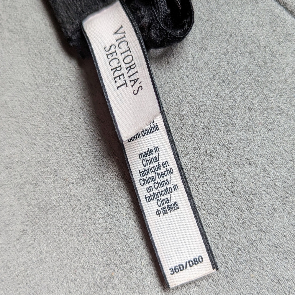 Victoria's Secret Convertible Bra - Picture 5 of 6